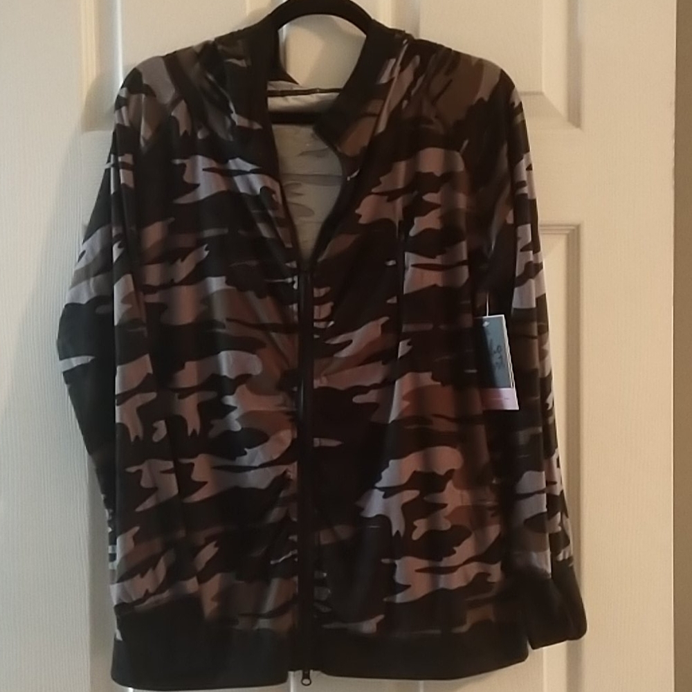 NWT Active wear fitted hoodie